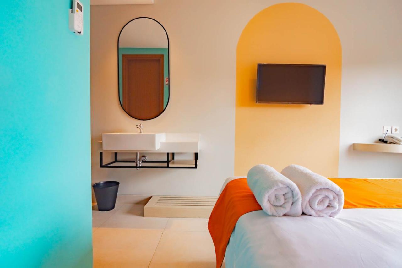 Sans Hotel Alexander Bandung Ngoại thất bức ảnh